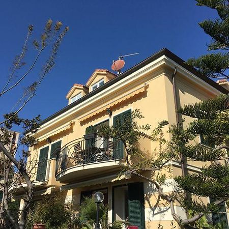 Appartamento Villa Rita A 100 M Dal Mare! Vallecrosia Exterior photo