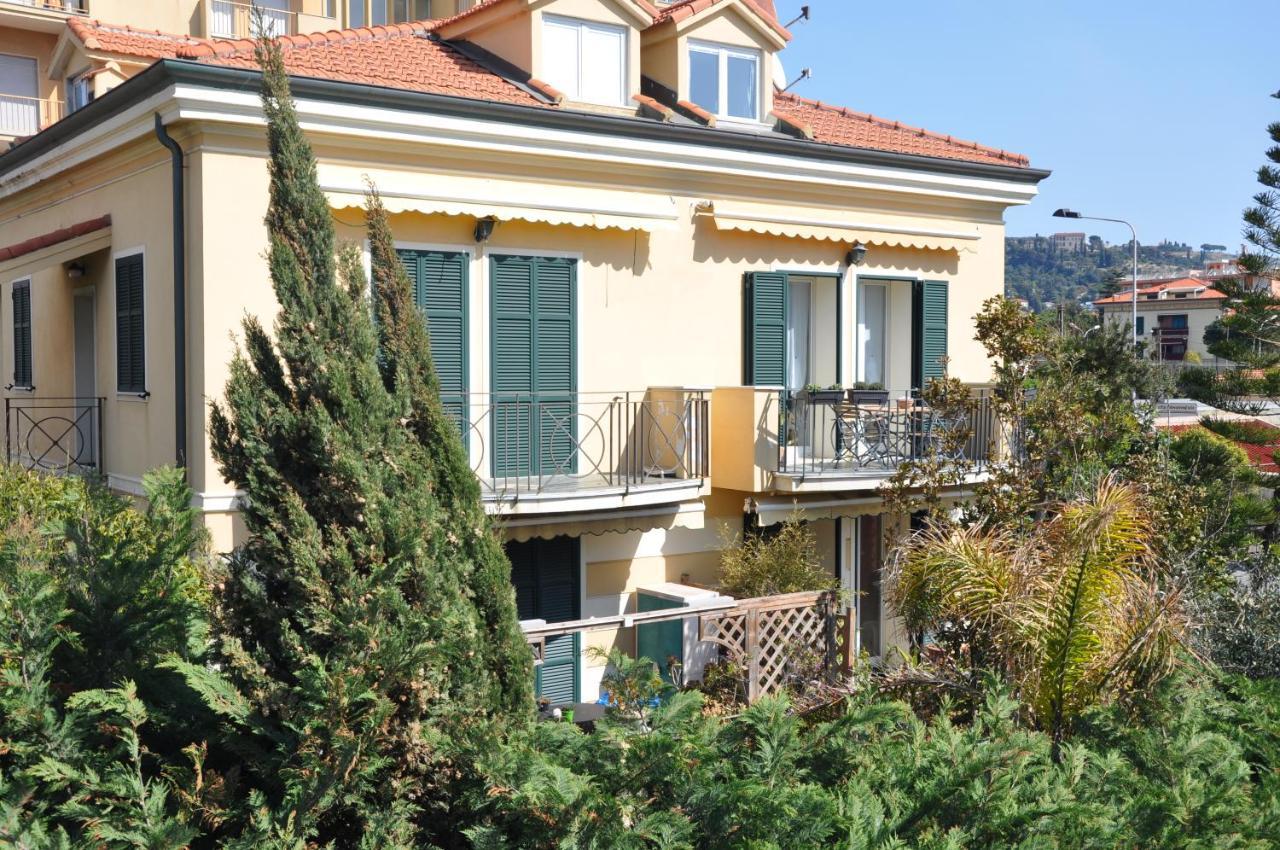 Appartamento Villa Rita A 100 M Dal Mare! Vallecrosia Exterior photo