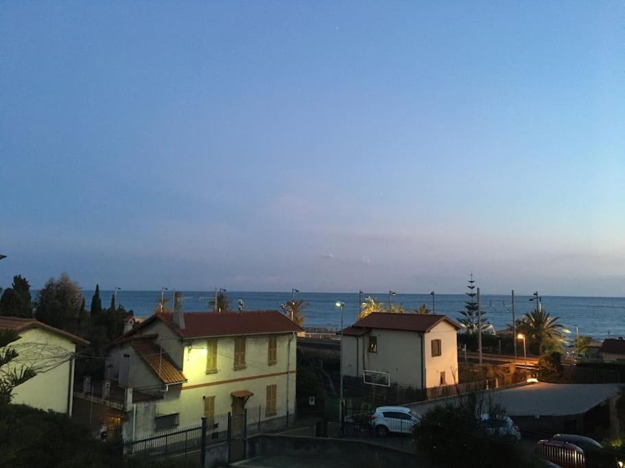 Appartamento Villa Rita A 100 M Dal Mare! Vallecrosia Exterior photo